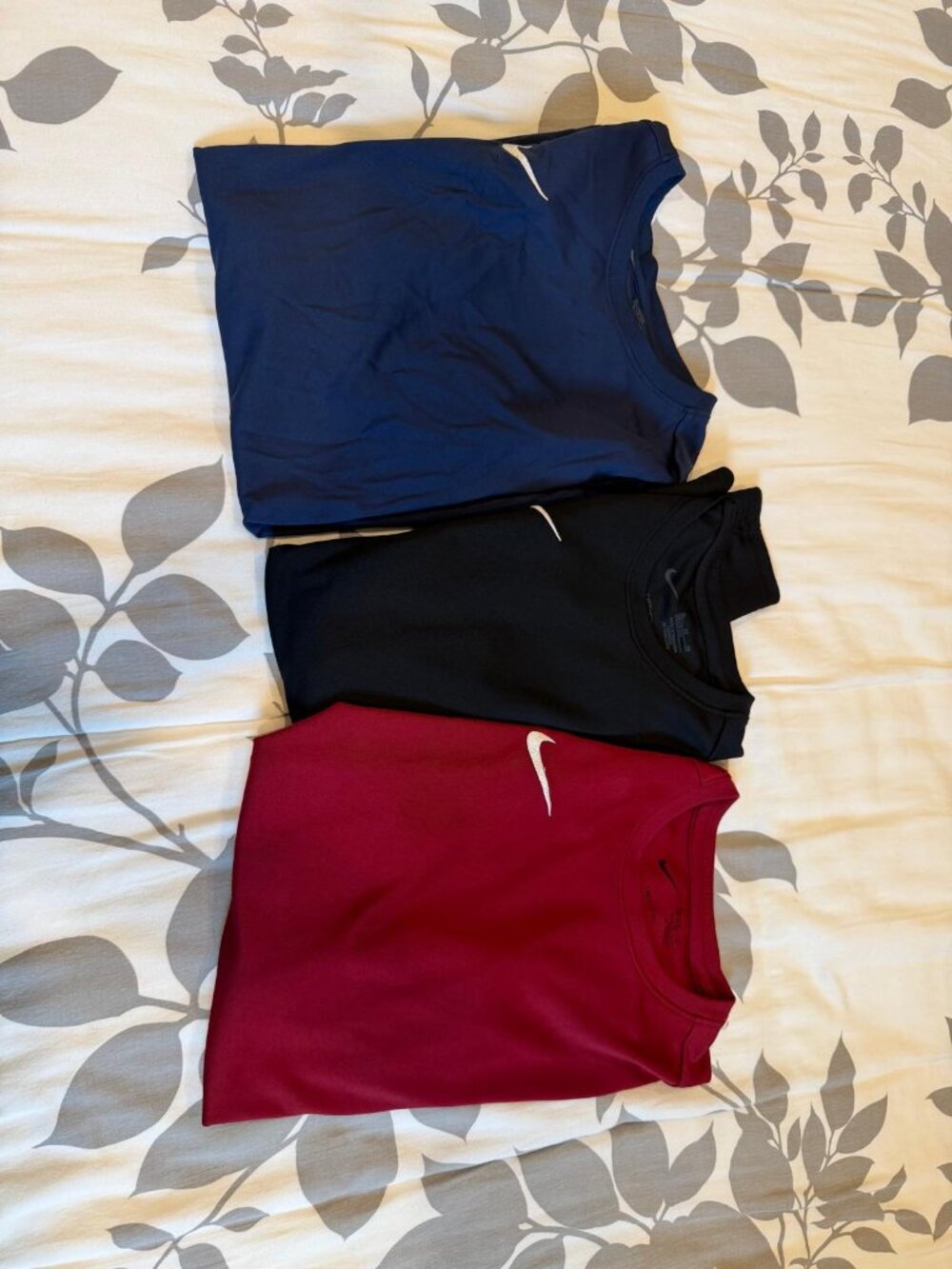Very good bundle of 3 NIKE dry-fit long sleeve T-shirts teenage boy- 14-16